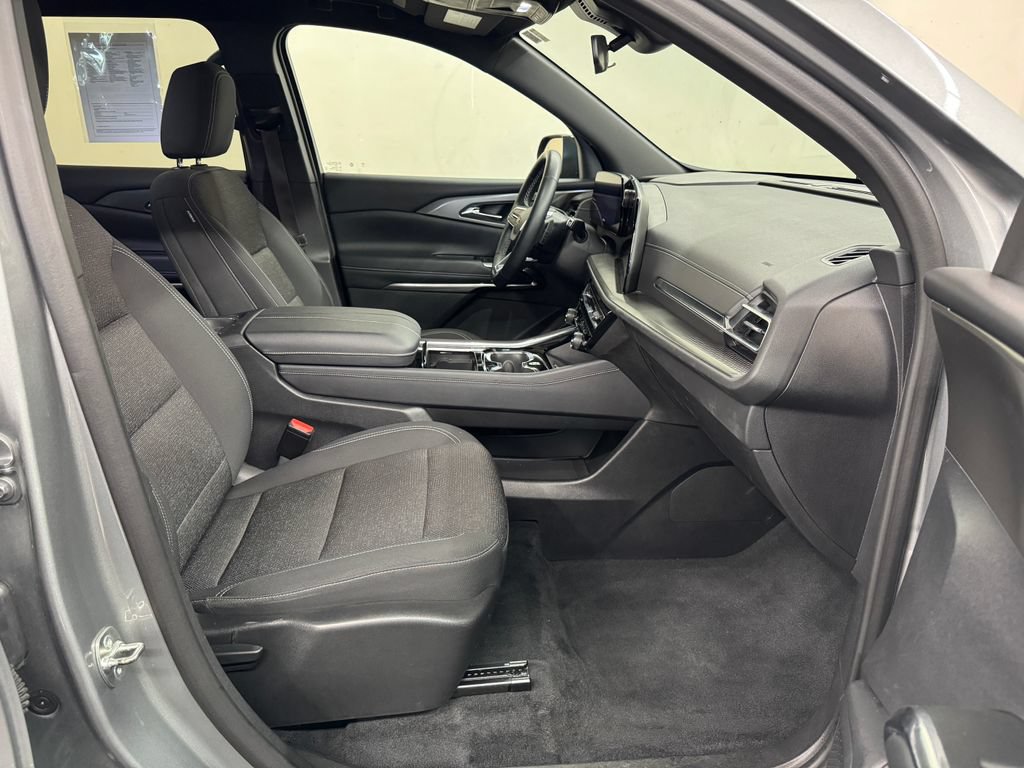 Used 2024 Chevrolet Traverse LT AWD/4WD image 30
