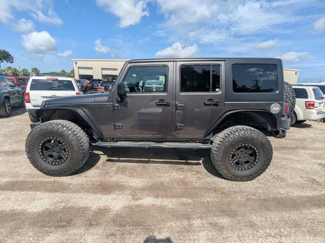 Used 2017 Jeep Wrangler Unlimited Rubicon w/ Connectivity Group AWD/4WD image 7