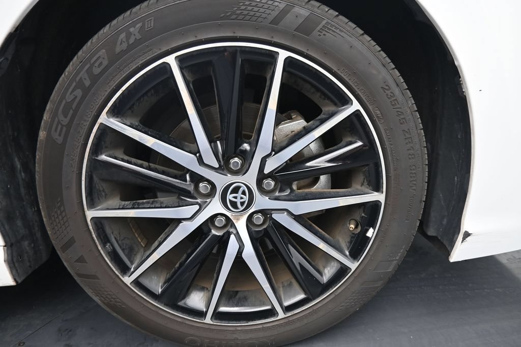 Used 2024 Toyota Camry SE w/ Cold Weather Package FWD image 11