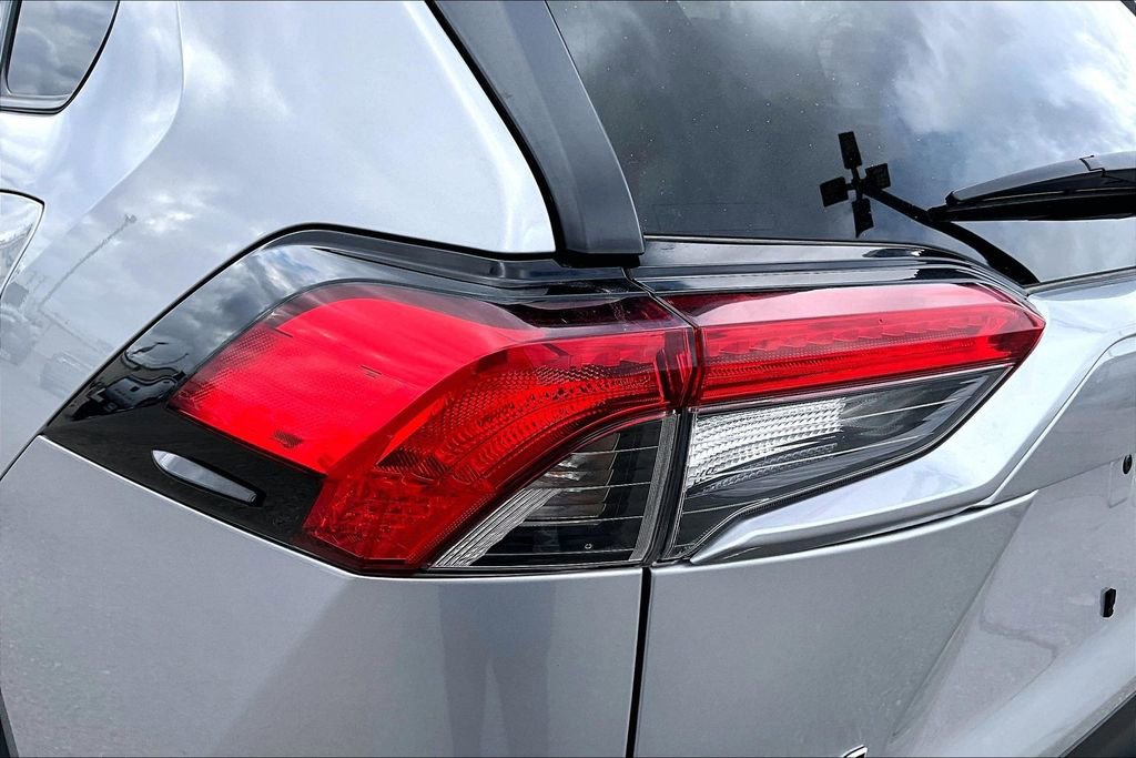 Used 2025 Toyota RAV4 LE AWD/4WD image 41
