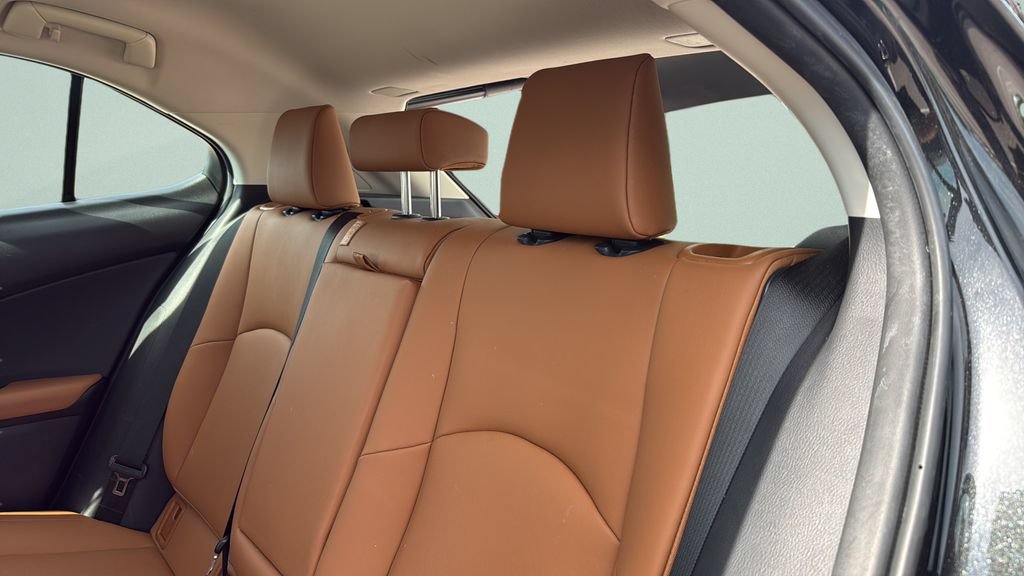 Used 2021 Lexus UX 200 w/ Premium Package FWD image 10