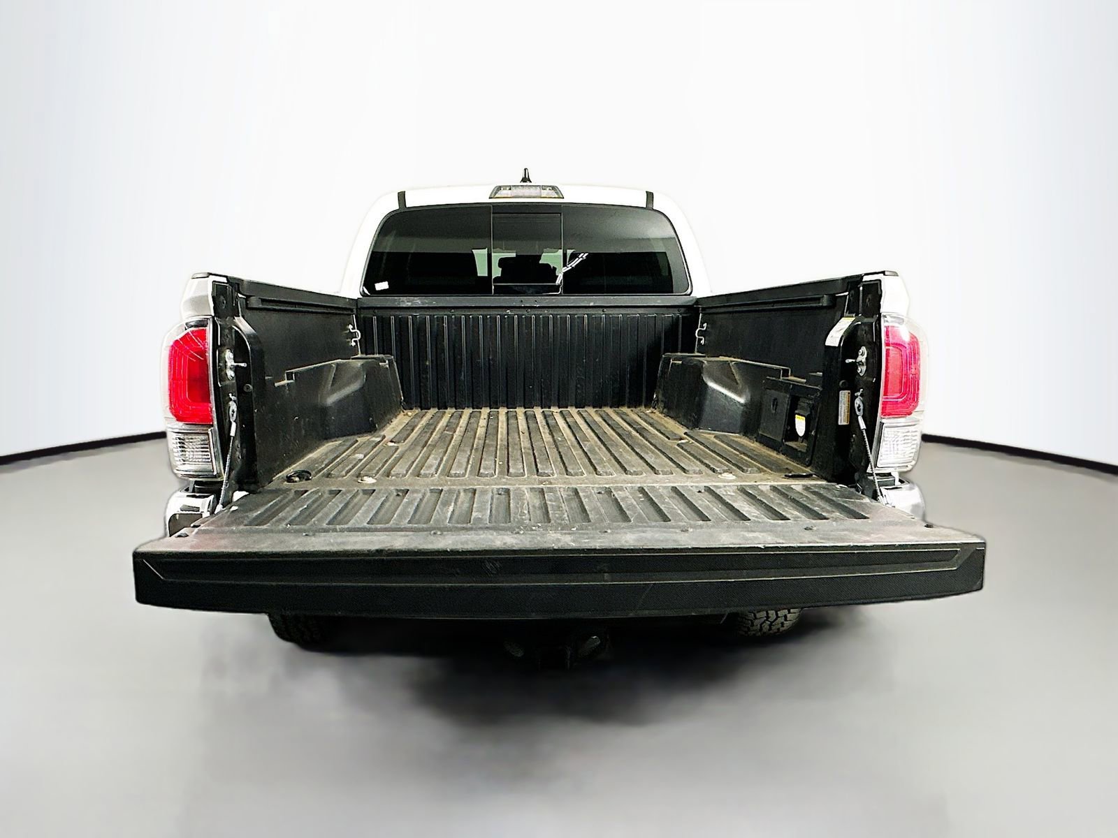Certified 2022 Toyota Tacoma TRD Off-Road AWD/4WD image 24