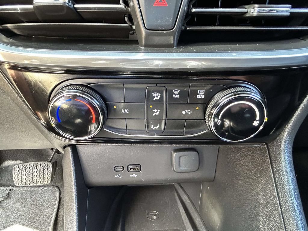 Used 2024 Buick Encore GX Sport Touring w/ Advanced Technology Package FWD image 20