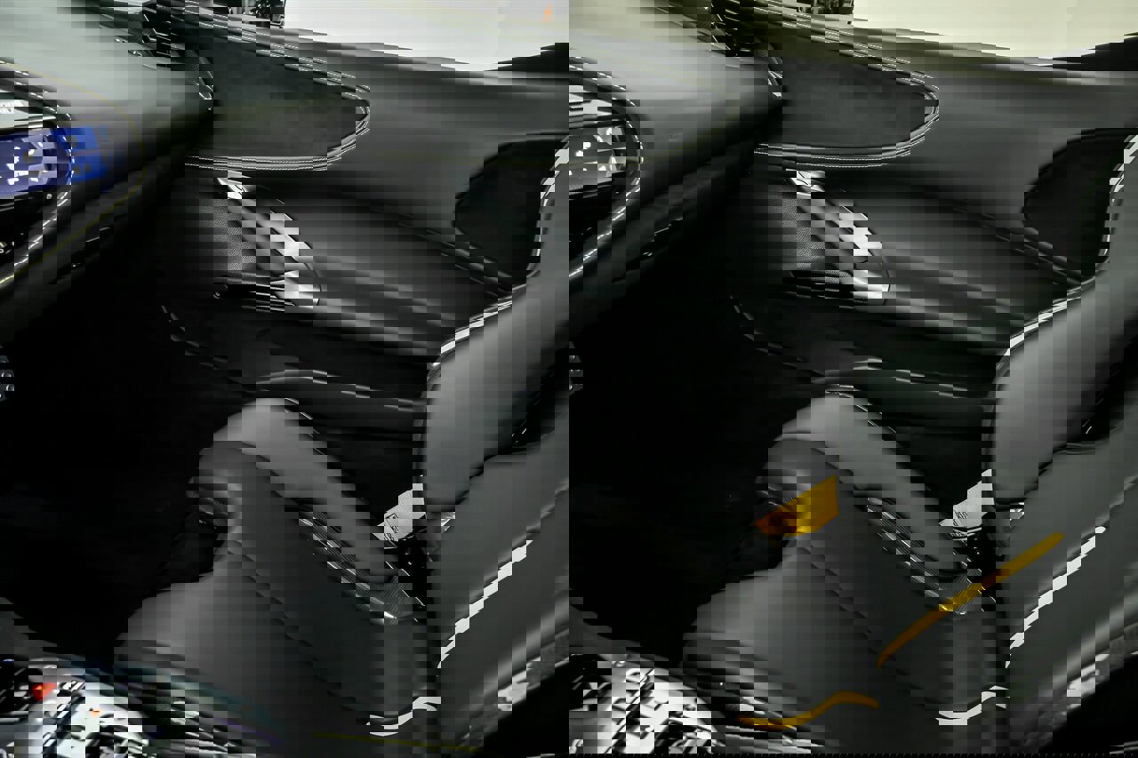 Used 2022 Ferrari SF90 Stradale image 33