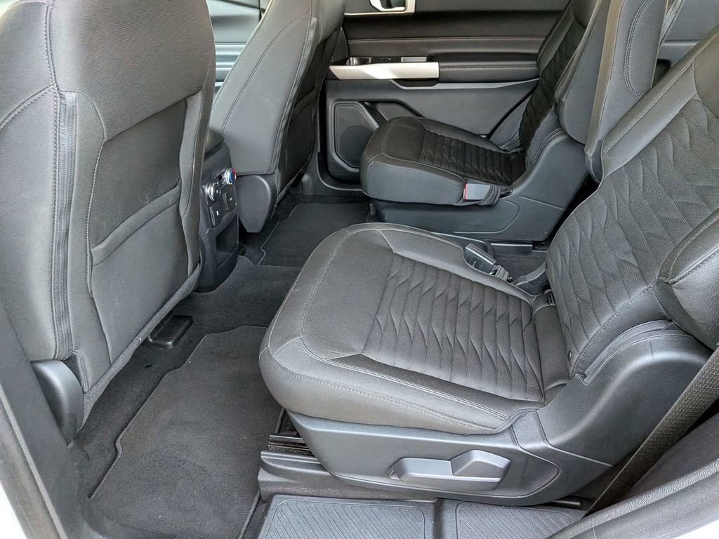 Used 2021 Ford Explorer XLT image 31