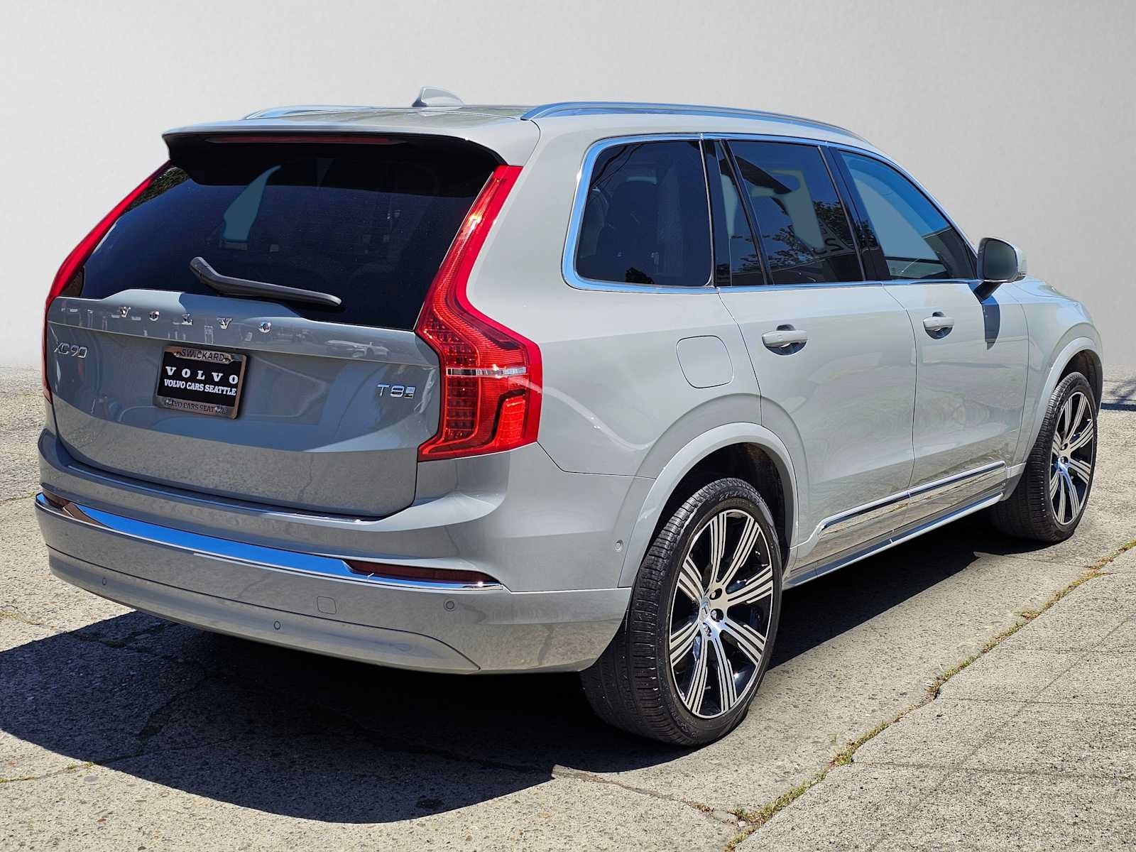 Certified 2025 Volvo XC90 T8 Ultra w/ Protection Package Premier AWD/4WD image 3