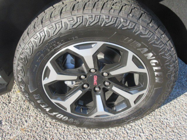 New 2027 GMC Yukon AT4 w/ Technology Package AWD/4WD image 9