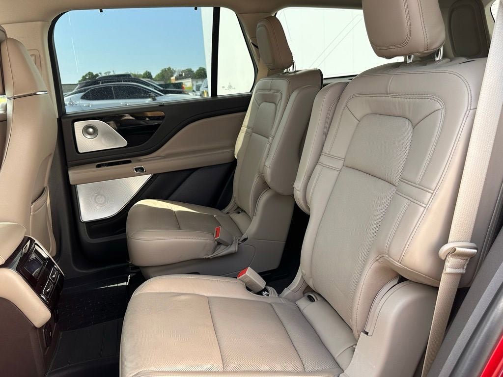 Used 2021 Lincoln Aviator Reserve w/ Equipment Group 201A AWD/4WD image 14