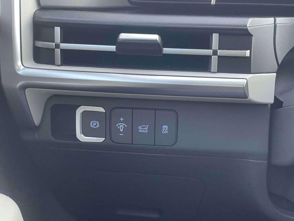 Used 2025 Hyundai Santa Fe SE image 19