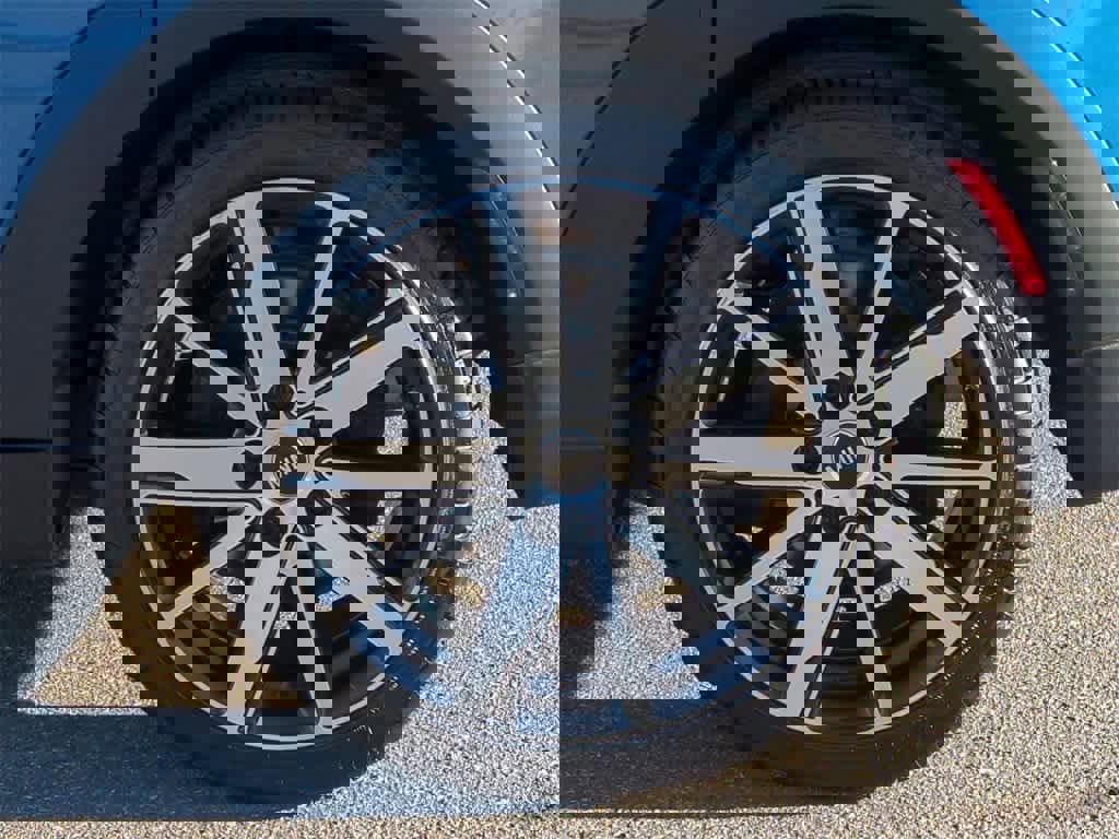 Used 2022 MINI Cooper S w/ Driver Assistance Package image 12