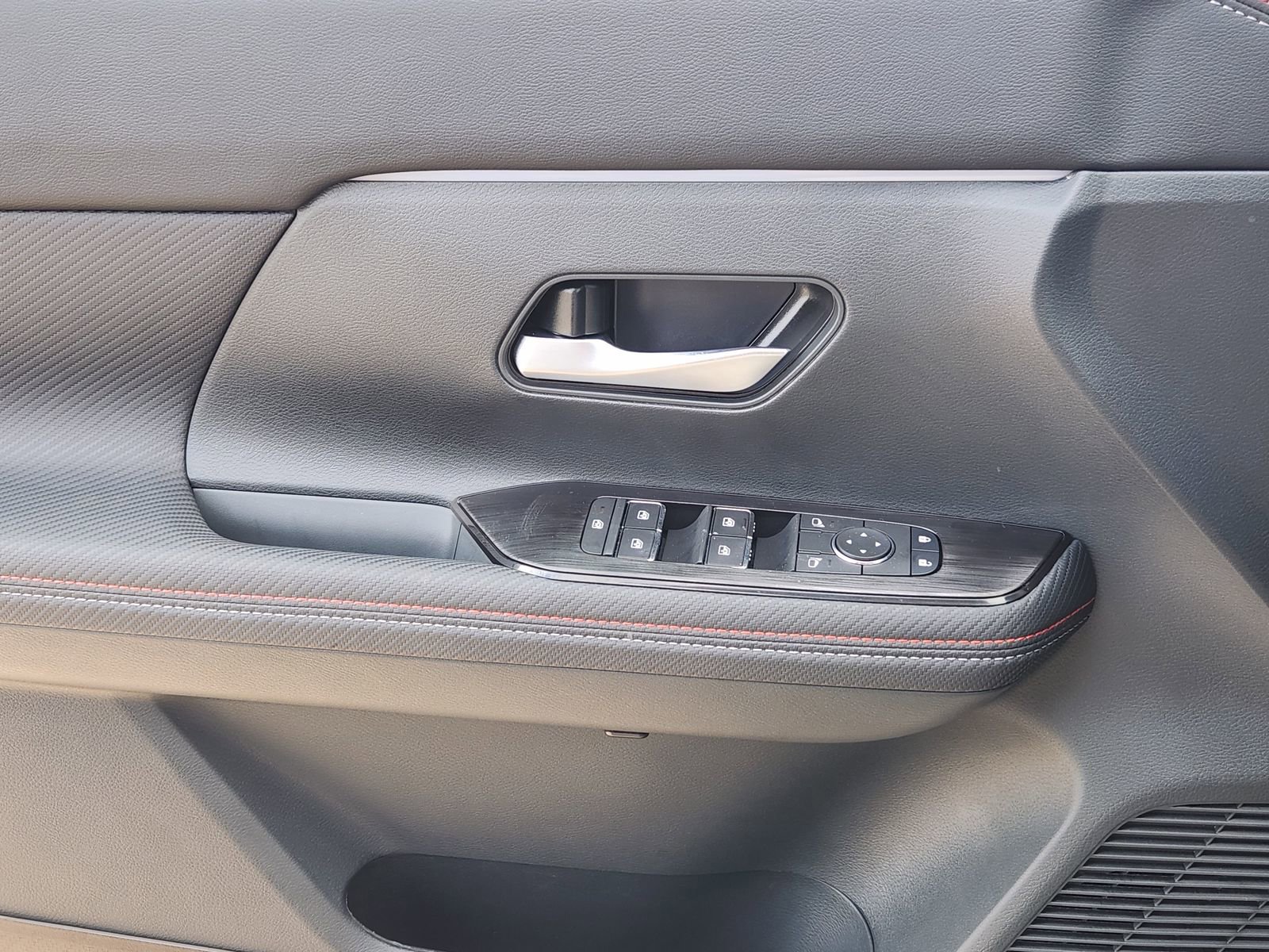 New 2026 Nissan Kicks SR w/ Illumination Package image 20