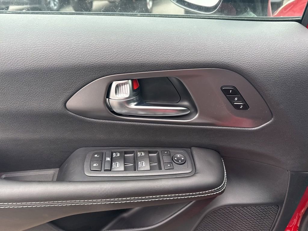 New 2026 Chrysler Pacifica Select image 18