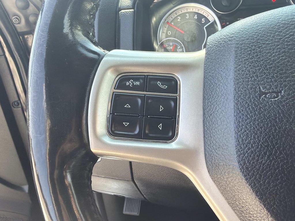 Used 2019 RAM 1500 Laramie w/ Convenience Group AWD/4WD image 10