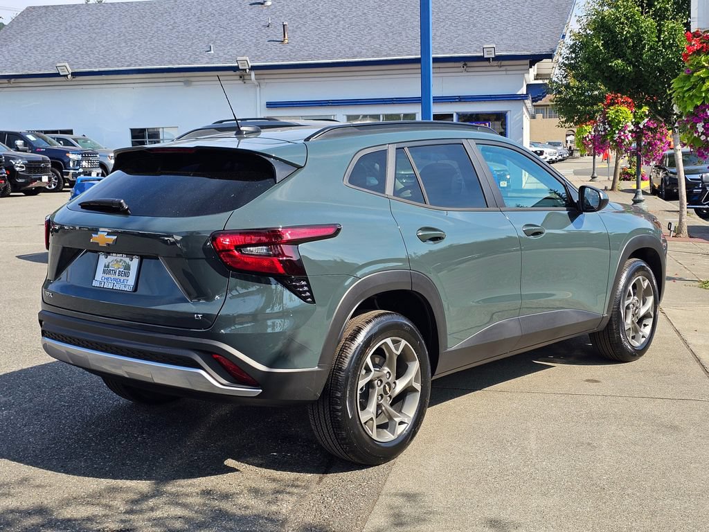 New 2026 Chevrolet Trax LT w/ LT Convenience Package FWD image 5