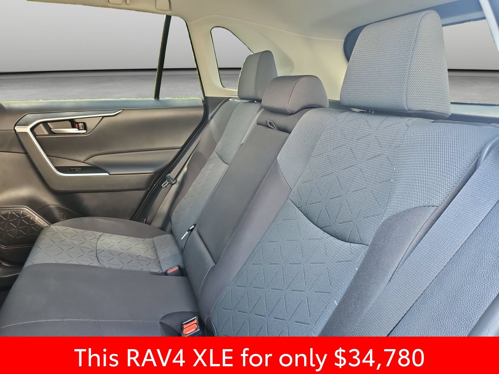 Used 2025 Toyota RAV4 XLE FWD image 42