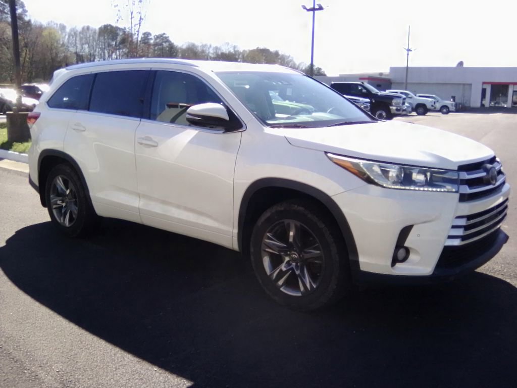 Used 2017 Toyota Highlander Limited Platinum image 1