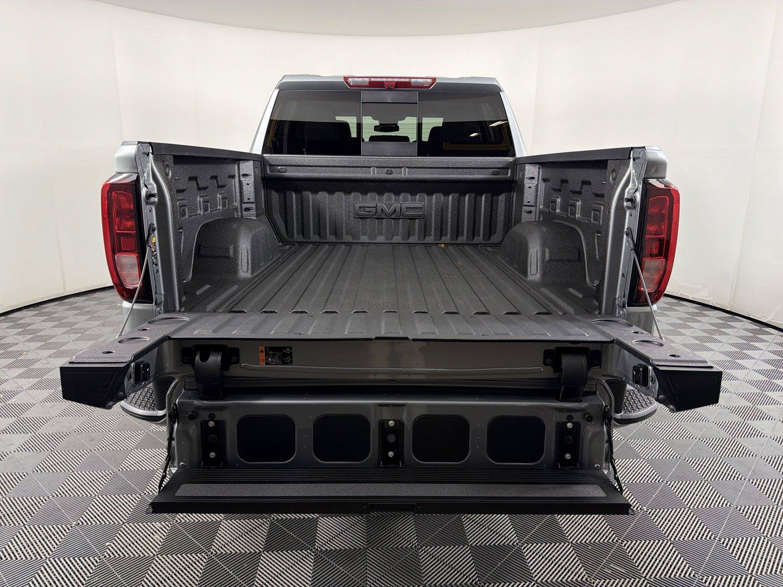 New 2026 GMC Sierra 1500 Elevation w/ Elevation Premium Package AWD/4WD image 15