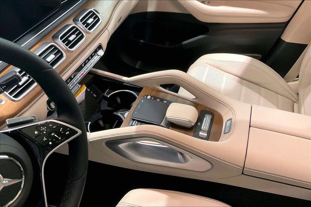 New 2026 Mercedes-Benz GLS 450 4MATIC image 7