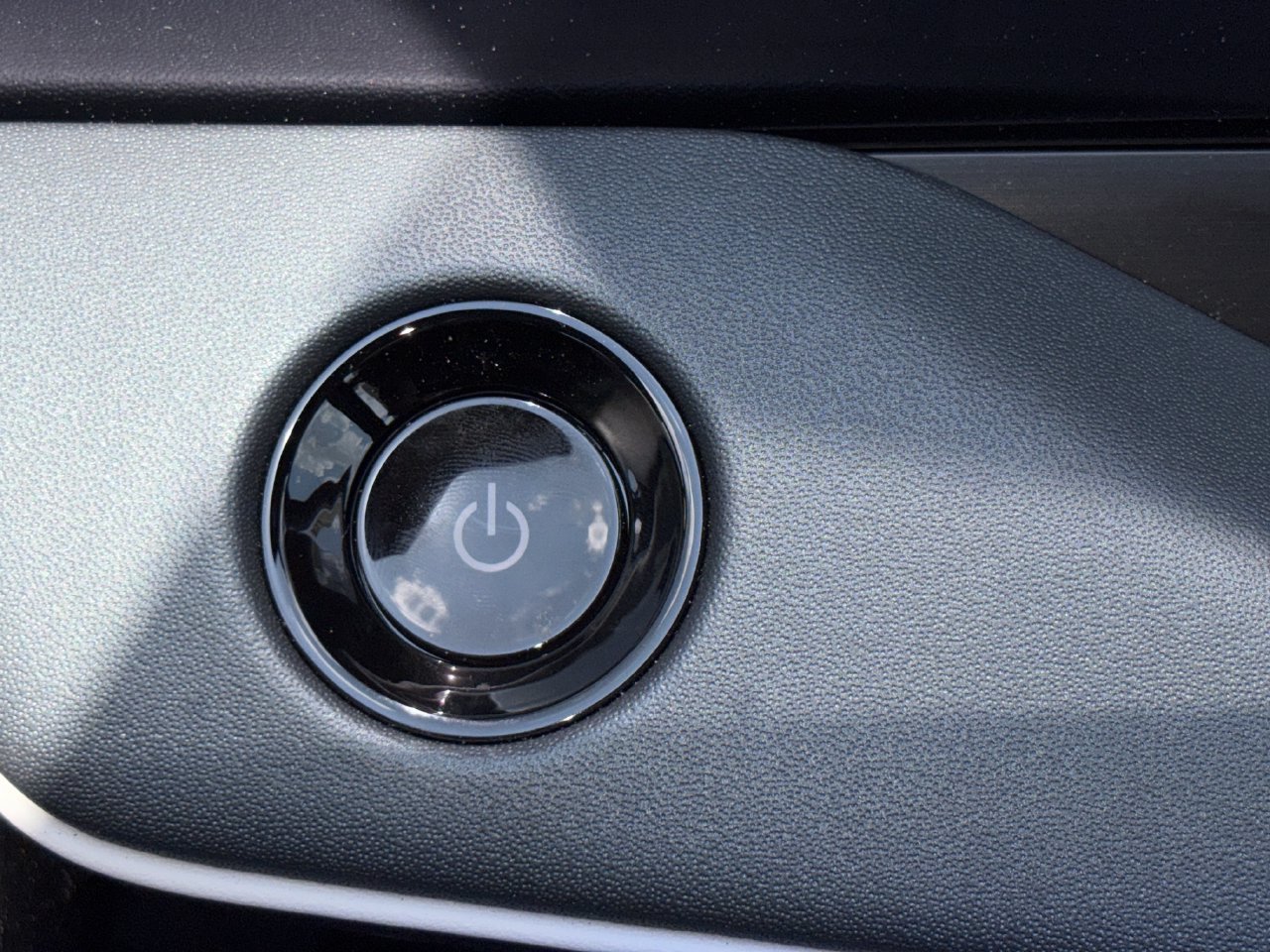 New 2026 Nissan Leaf Platinum+ FWD image 12