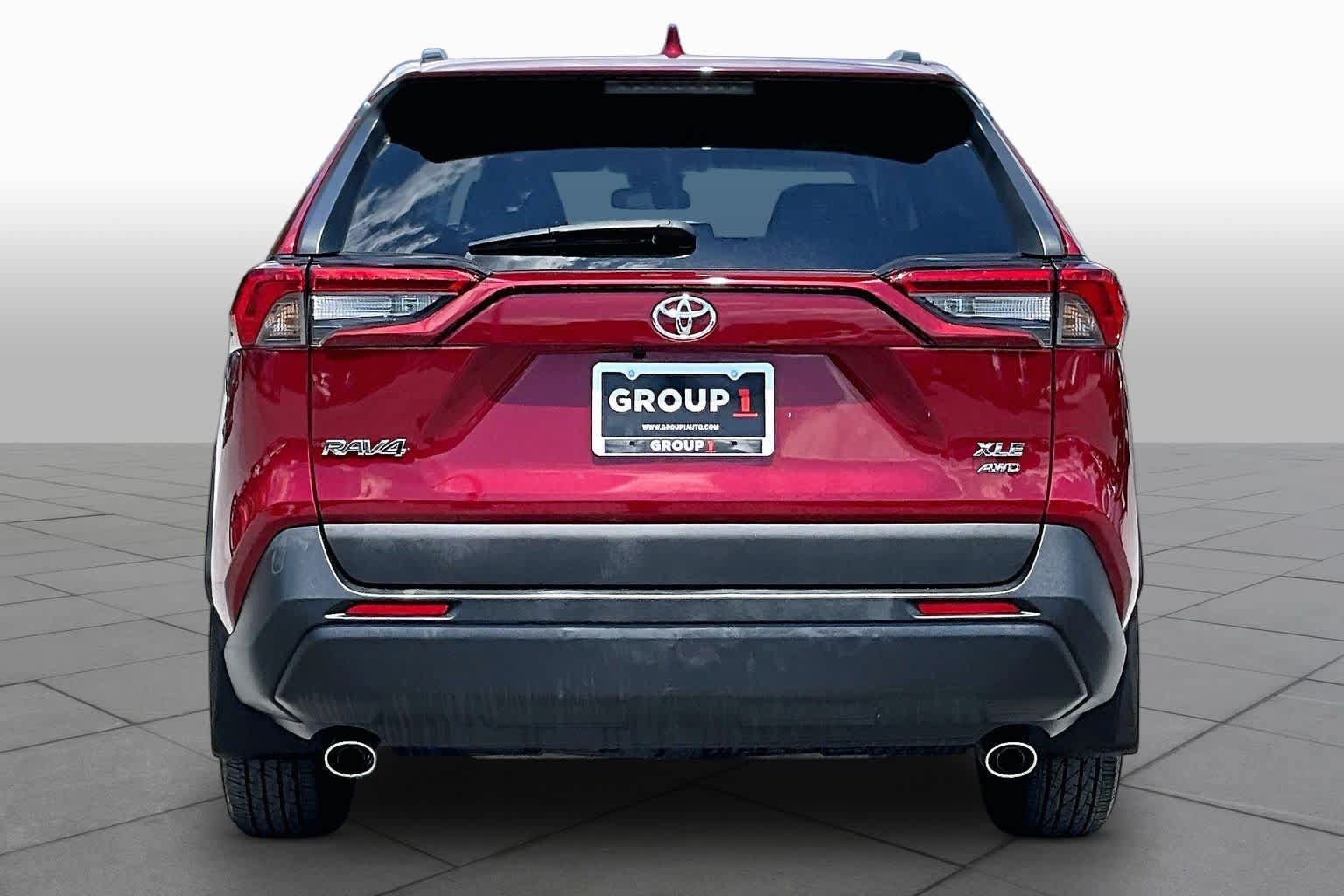 Used 2021 Toyota RAV4 XLE w/ Convenience Package AWD/4WD image 5