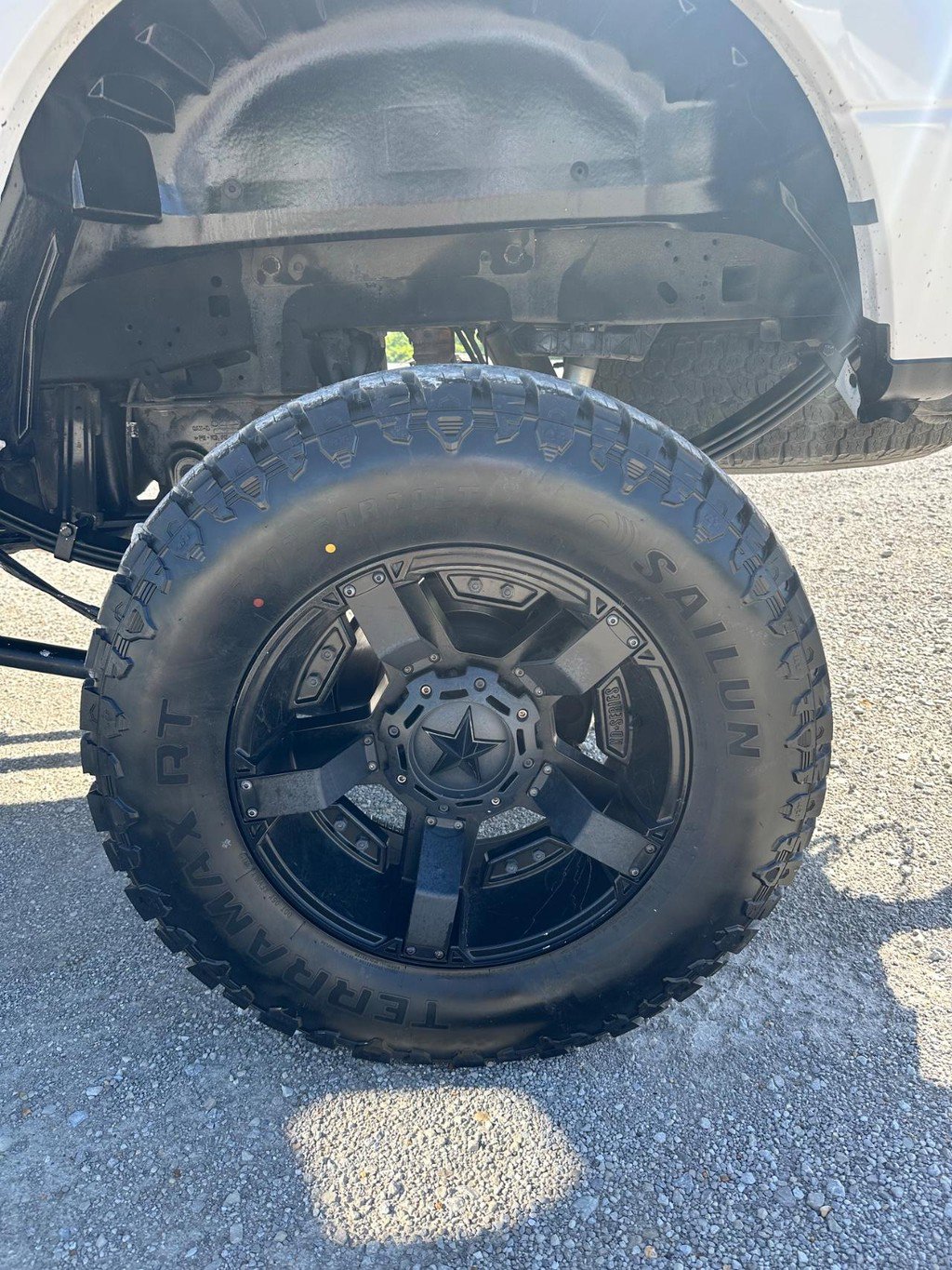 Used 2018 Ford F250 Platinum w/ Platinum Ultimate Package AWD/4WD image 14