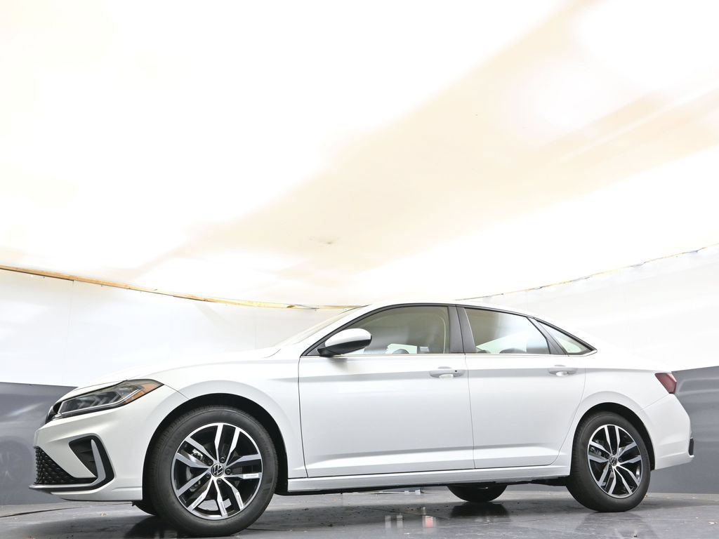Used 2026 Volkswagen Jetta SE FWD image 38