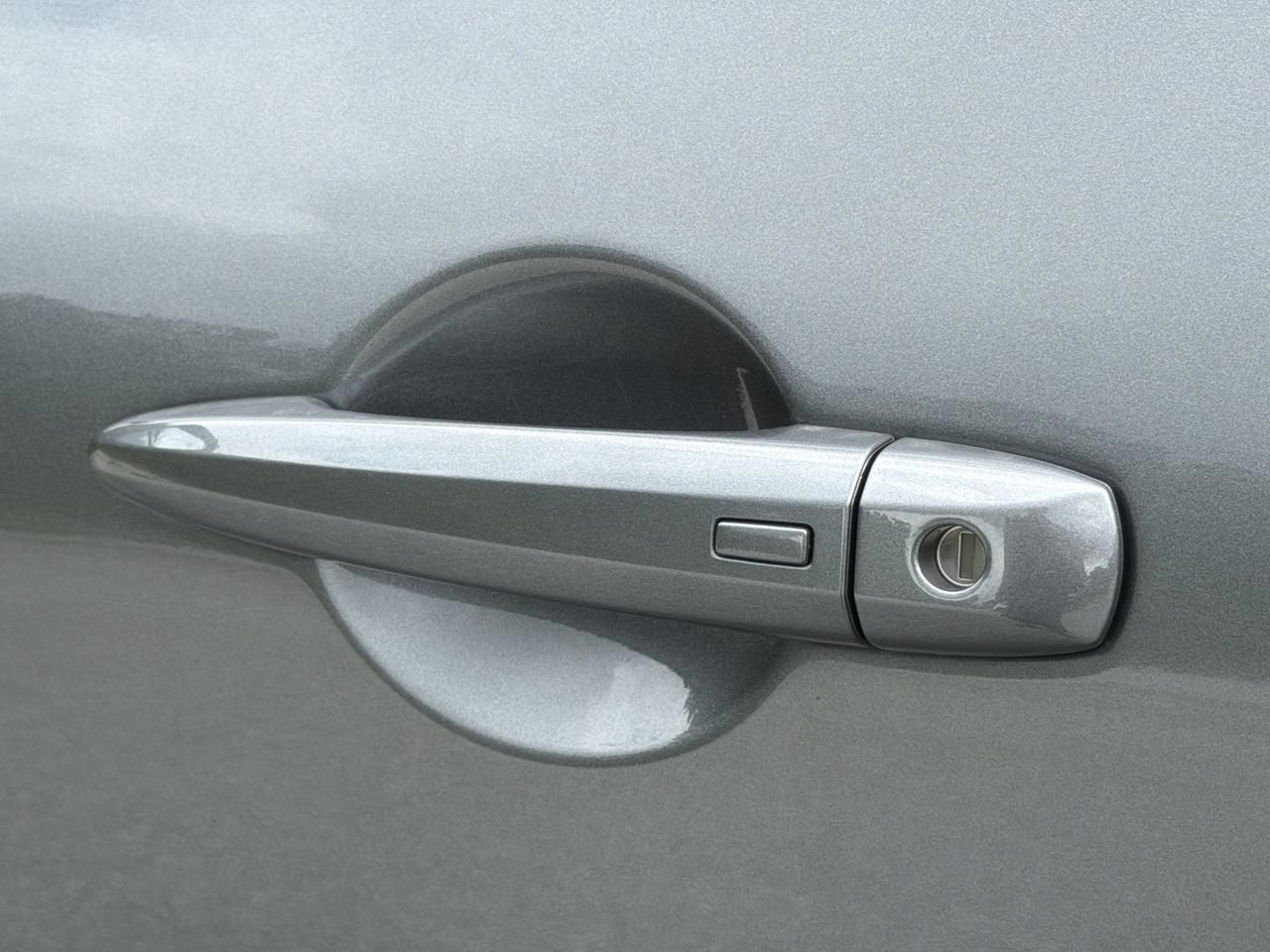 Certified 2025 Nissan Pathfinder SV FWD image 29