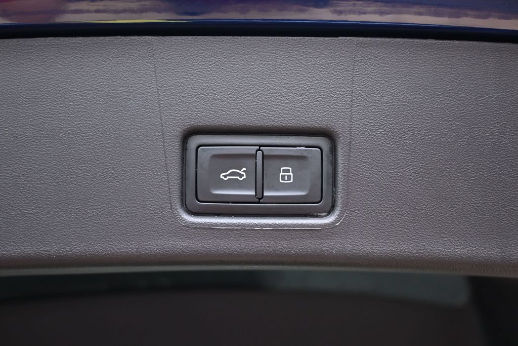 Used 2022 Audi Q4 e-tron Premium Plus AWD/4WD image 9