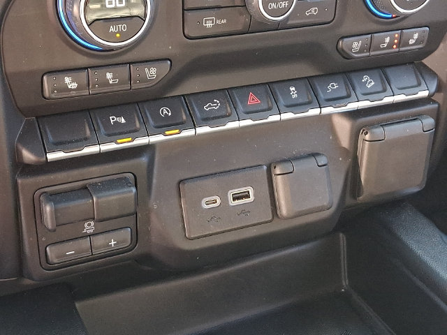Used 2022 Chevrolet Silverado 1500 LTZ AWD/4WD image 17