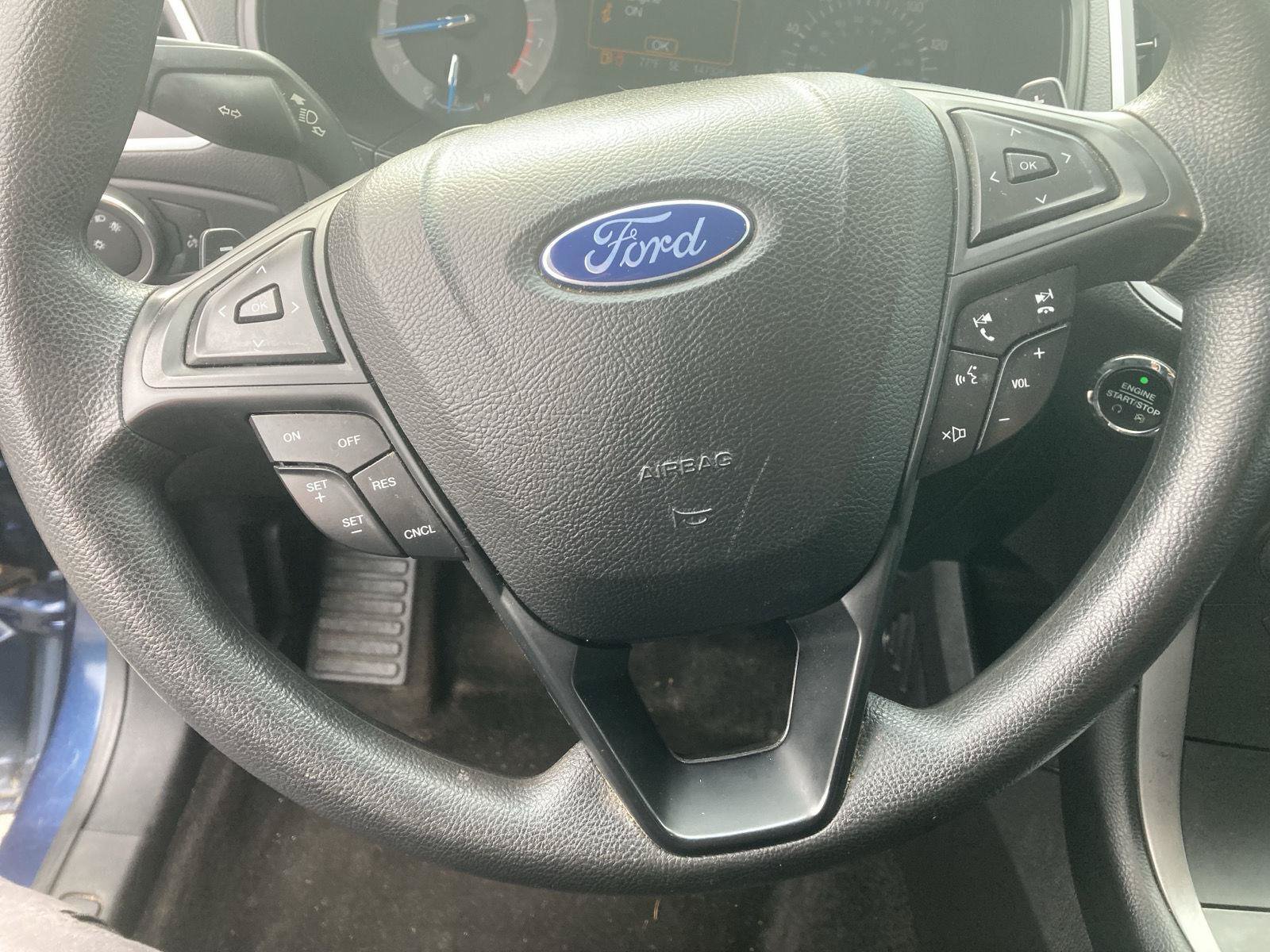 Used 2017 Ford Edge SE FWD image 11
