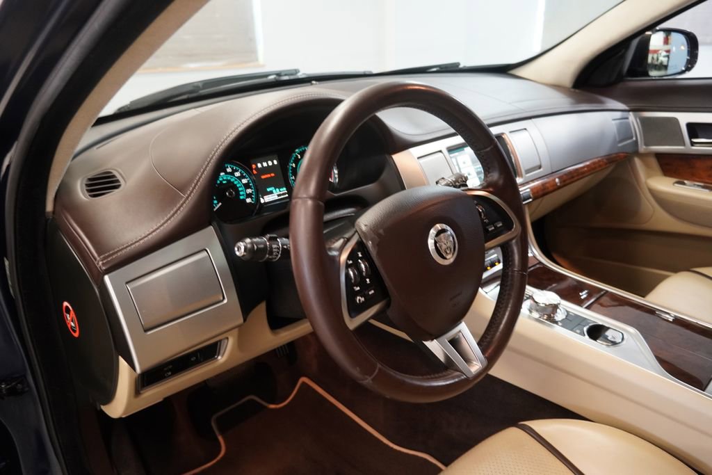 Used 2012 Jaguar XF Portfolio image 7