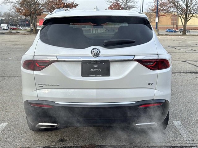Used 2023 Buick Enclave Essence w/ Experience Buick Package image 4