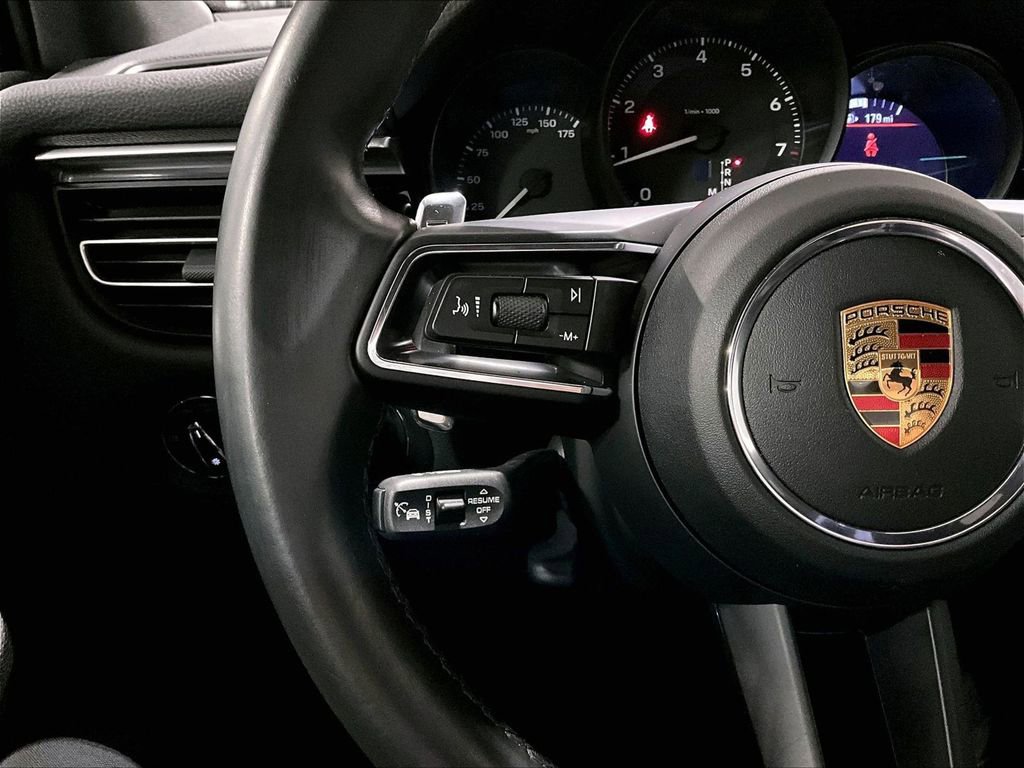 Certified 2023 Porsche Macan AWD/4WD image 23