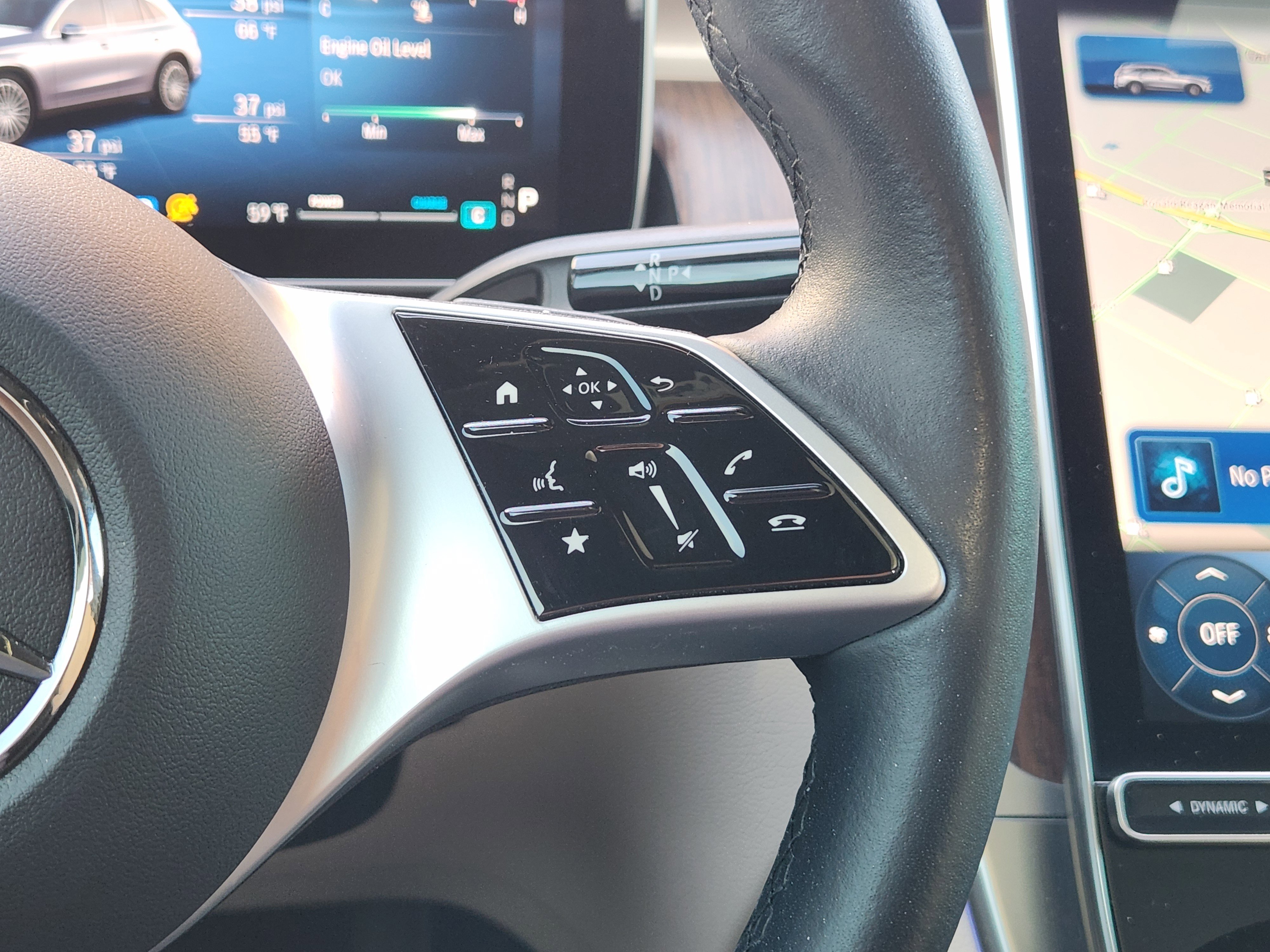 Used 2025 Mercedes-Benz GLC 300 300 image 27