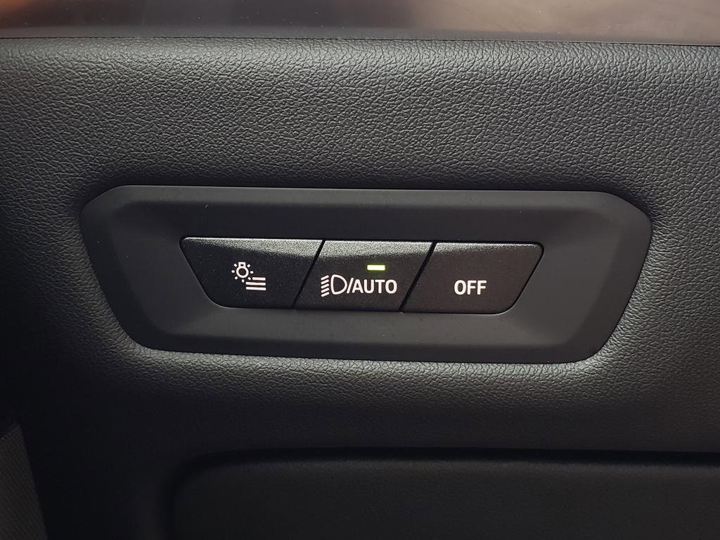 Used 2025 BMW X5 xDrive50e w/ M Sport Package image 30