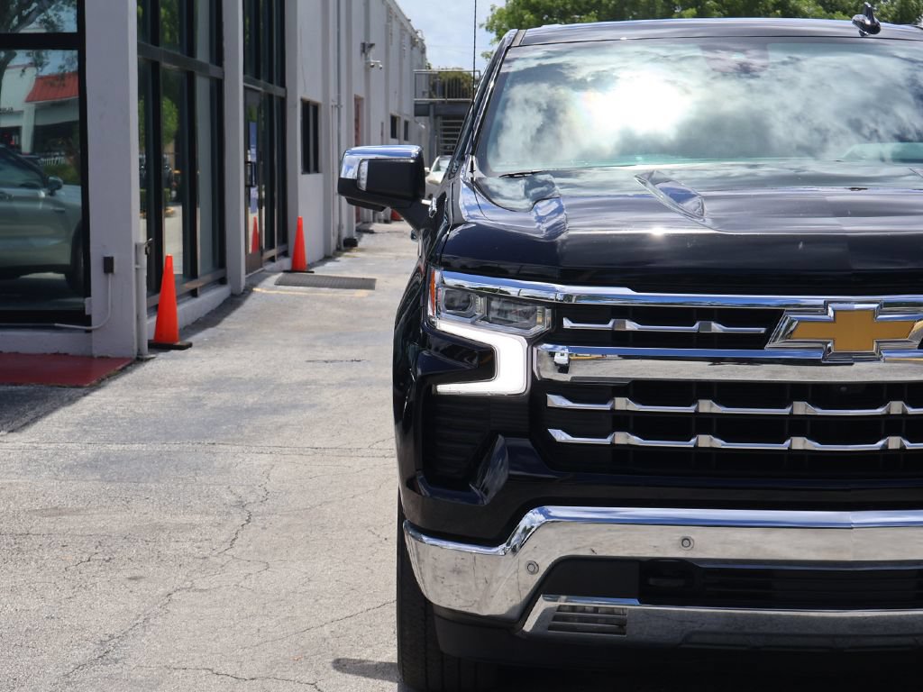 Used 2023 Chevrolet Silverado 1500 LTZ RWD image 14