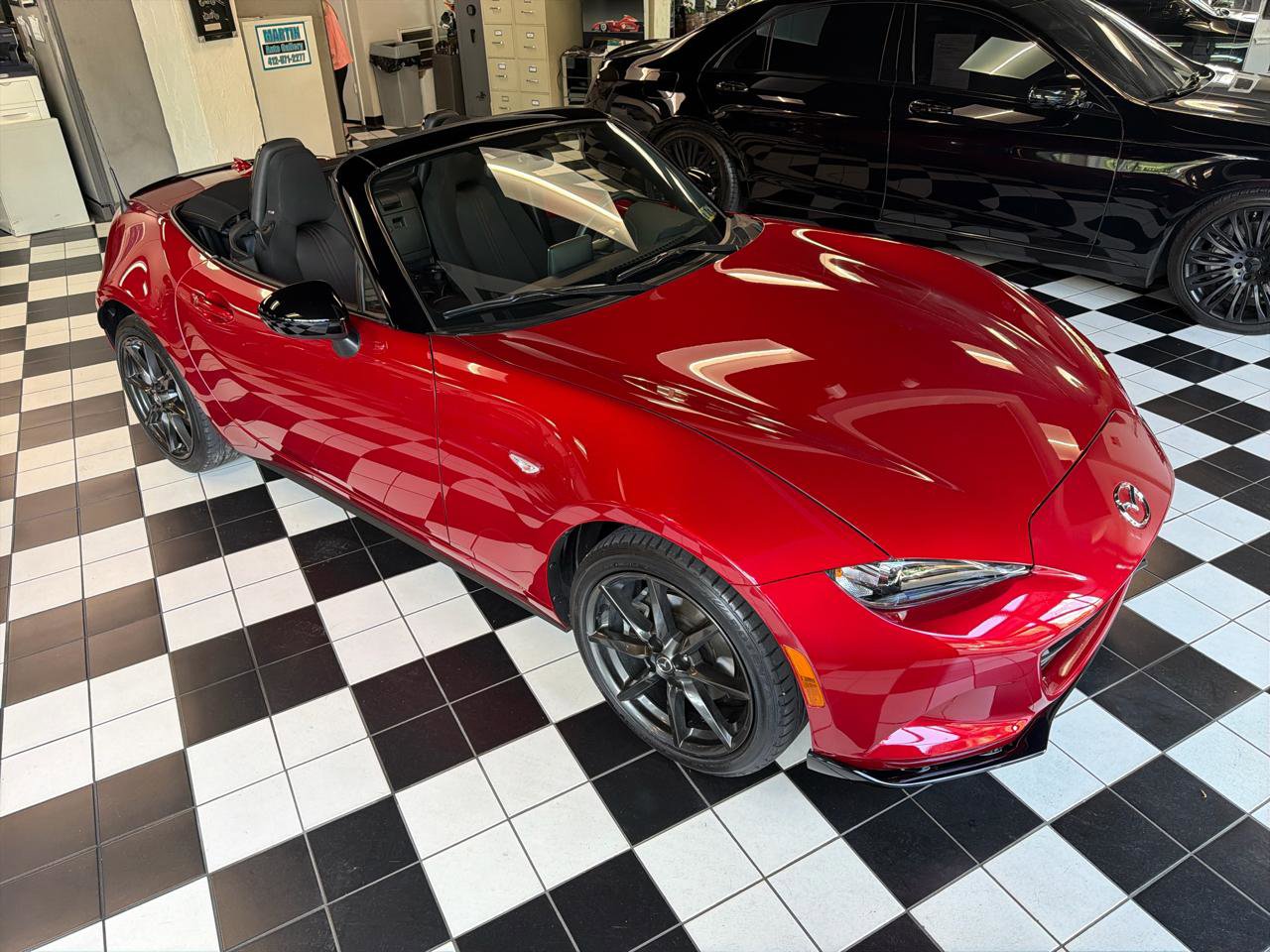 Used 2016 MAZDA MX-5 Miata Club RWD image 3