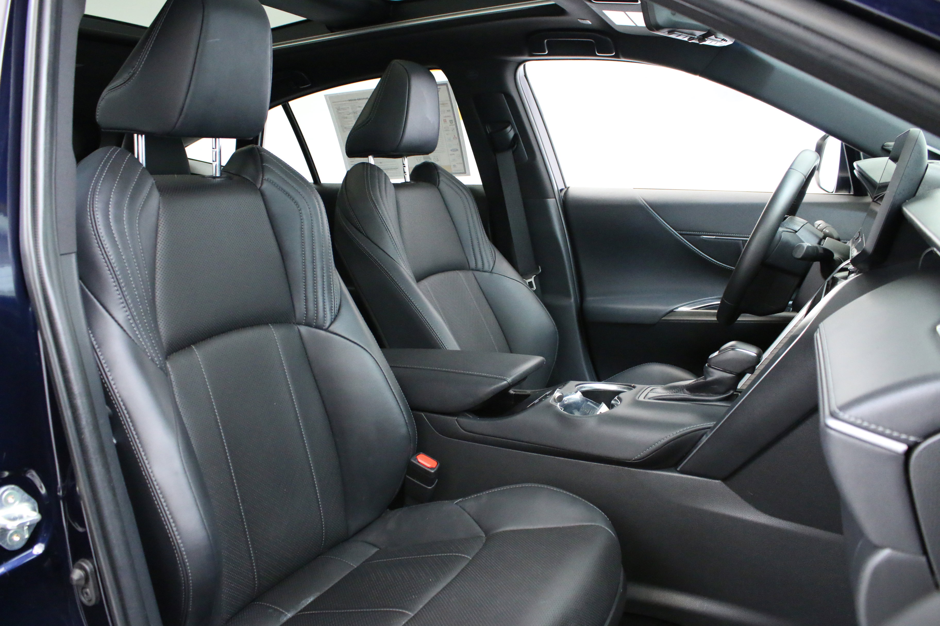 Used 2024 Toyota Venza Limited image 31