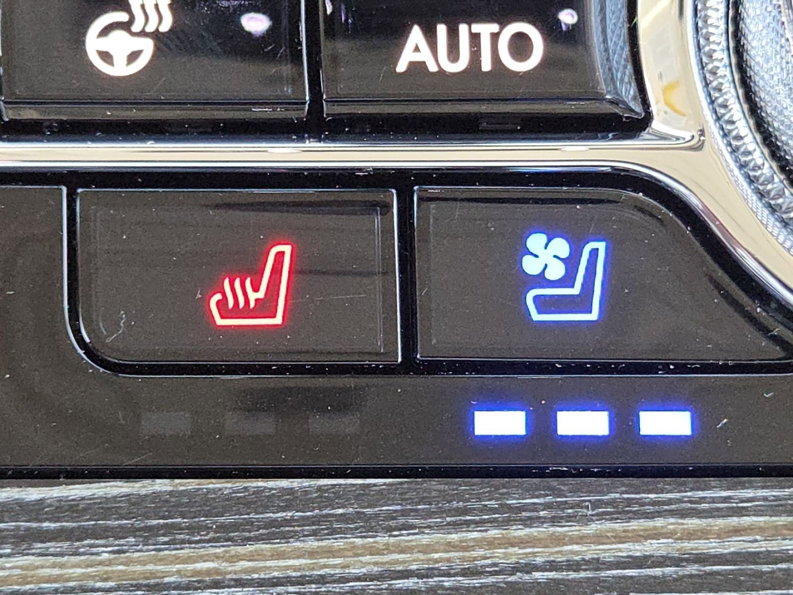 Used 2024 Lincoln Aviator Black Label AWD/4WD image 8