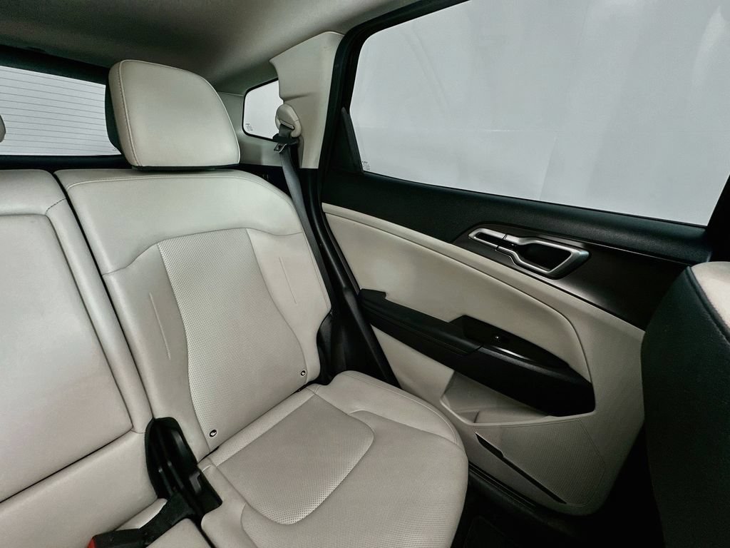 Used 2025 Kia Sportage EX w/ Premium Package FWD image 14