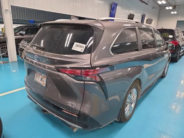 Used 2023 Toyota Sienna Limited AWD/4WD image 10