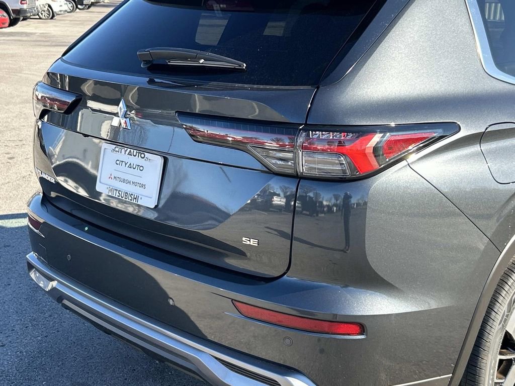 New 2026 Mitsubishi Outlander SE FWD image 10