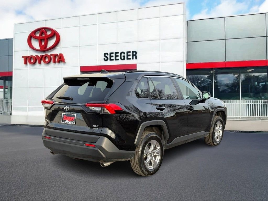 Used 2025 Toyota RAV4 XLE video 3