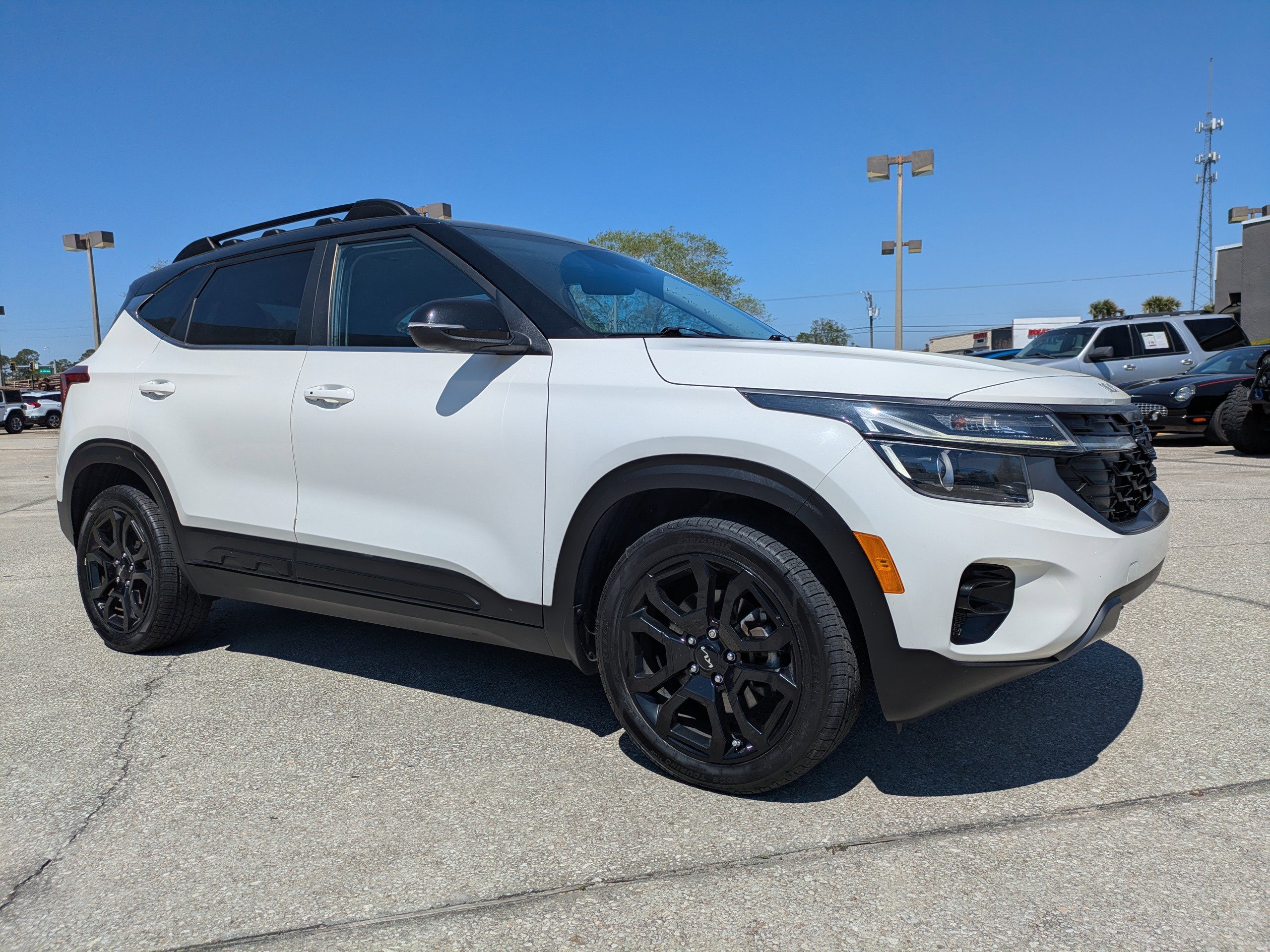 Used 2024 Kia Seltos X-Line AWD/4WD image 2
