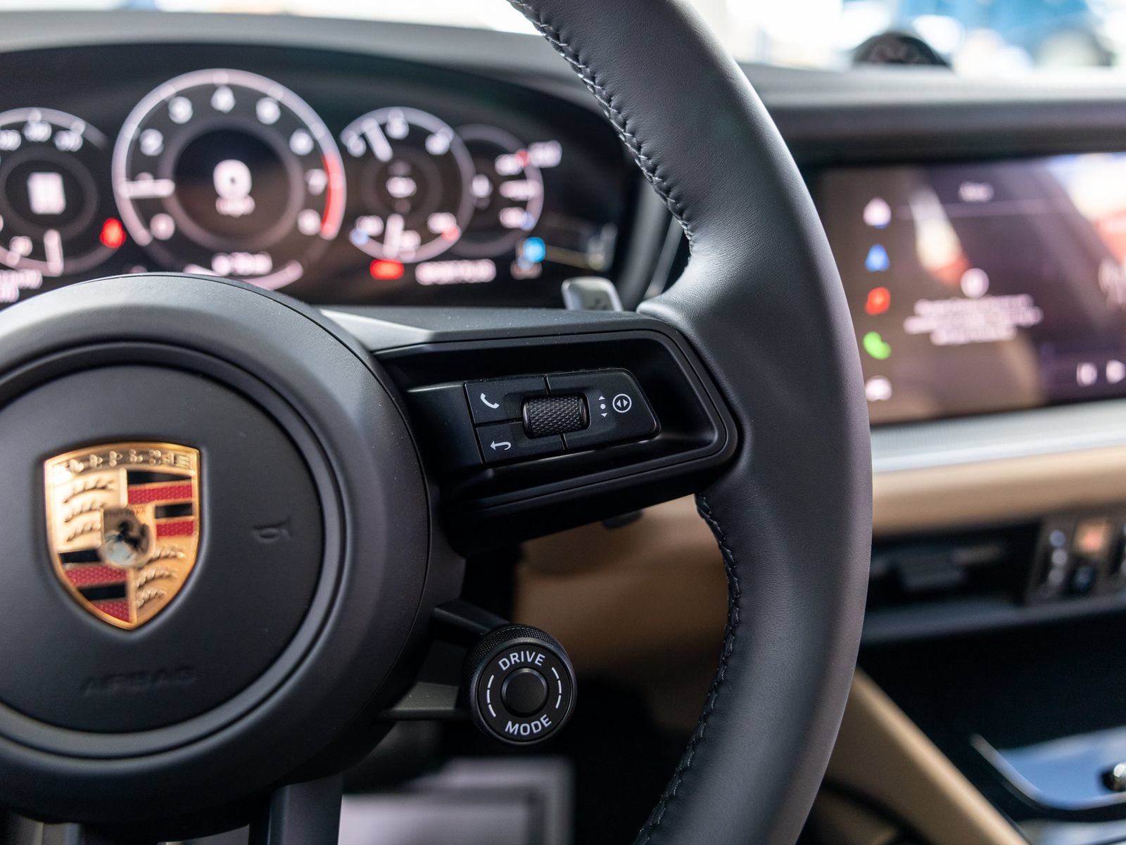New 2026 Porsche Cayenne Coupe AWD/4WD image 34