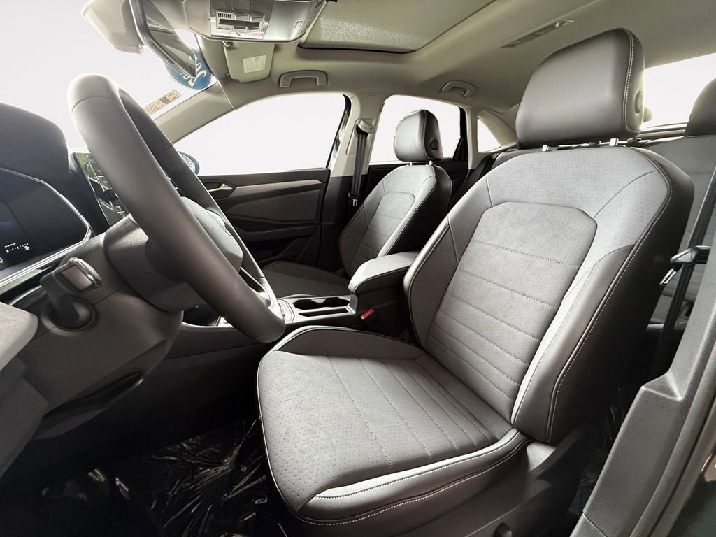 New 2026 Volkswagen Jetta SE FWD image 11