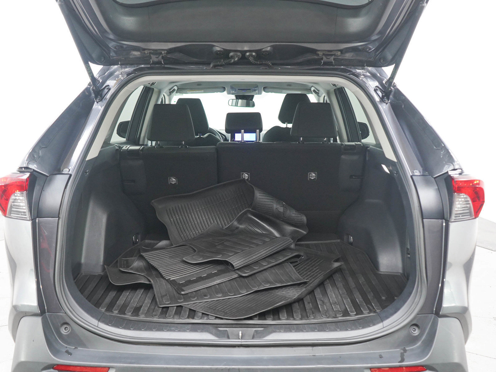 Used 2025 Toyota RAV4 LE AWD/4WD image 16