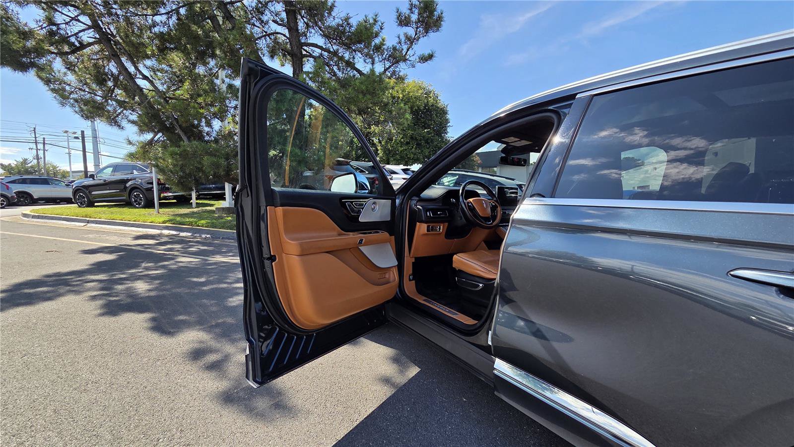 Used 2020 Lincoln Aviator Black Label w/ Dynamic Handling Package AWD/4WD image 11