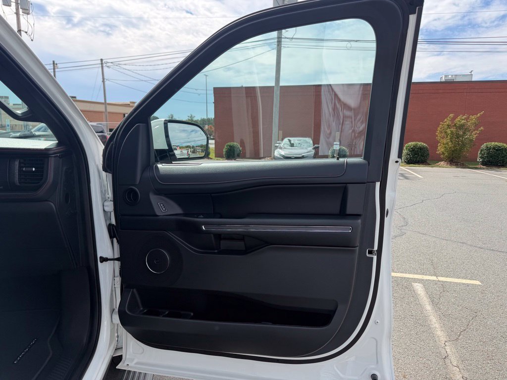 Used 2023 Ford Expedition Limited RWD image 31