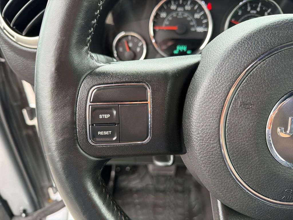 Used 2018 Jeep Wrangler Unlimited Sahara image 39